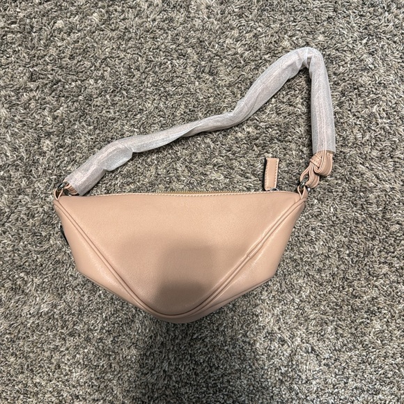Prada leather triangle cross body bag - Picture 2 of 3